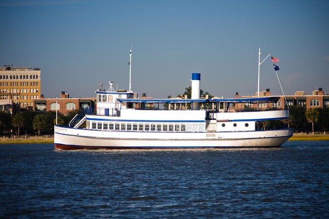 1.5-Hour Charleston Harbor Cruise with Live Narration - Dolphins, breezes, and the pleasure of a slow ride