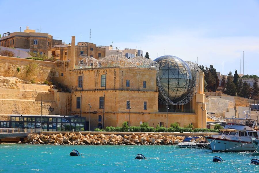 1-Day Hop-On Hop-Off Bus + Harbour Cruise (CMO) - Starting at the harbour and choosing the right bus