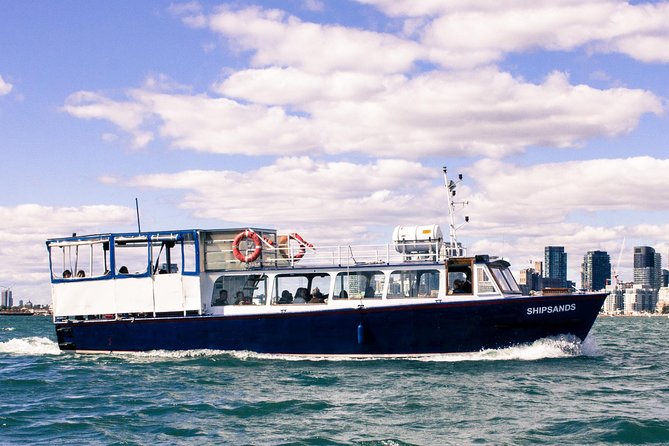 1-Hour Toronto Harbour Tour with Live Narration - Passing Toronto Island and Hanlan’s Point