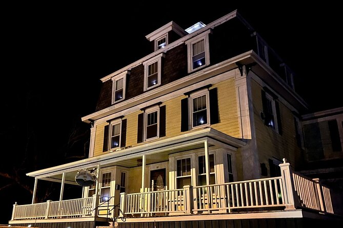 90-Minute Ghost Walking Tour in Boothbay Harbor - The Lady of the Dusk at 15 Oak Street