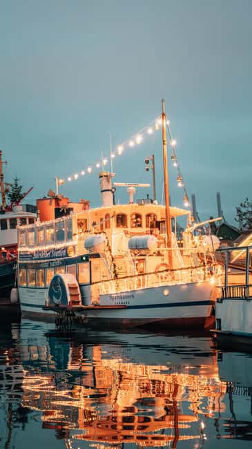 Aarhus: Guided Harbor Cruise with Iconic Landmarks & Aarhus - What the 70-minute format does well