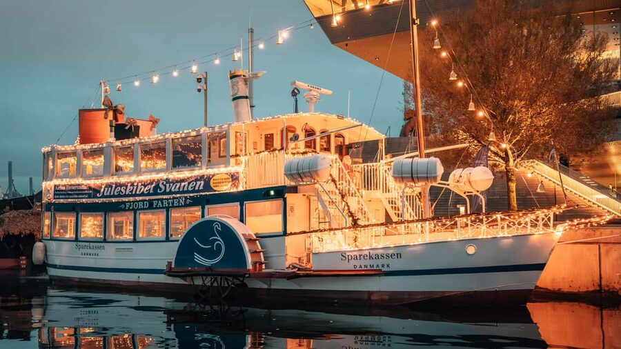 Aarhus: Guided Harbor Cruise with Iconic Landmarks & Aarhus - Food, drinks, and the Christmas Boat Svanen