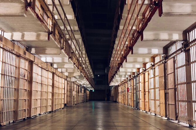 Alcatraz Night Tour and San Francisco Bay Cruise - Languages, comfort, and who will enjoy this most