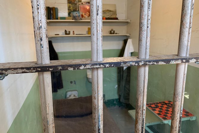 Alcatraz Visit with Night Option and SF Bay Cruise - Crowds, weather, flies, and small practical concerns