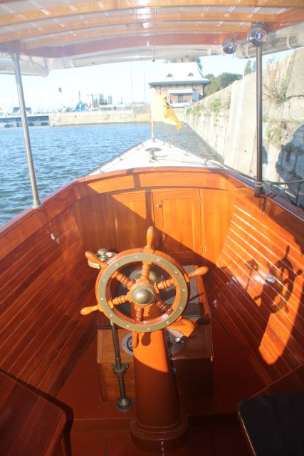 Antwerp: Private Old Harbour Boat Tour Incl. Drinks & Snacks - What the 90-minute route covers
