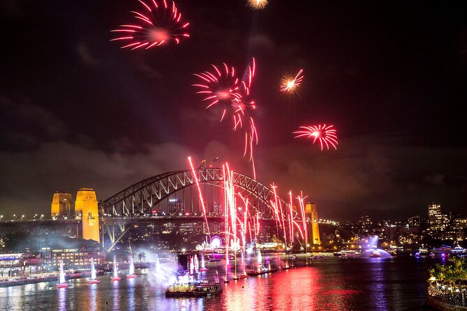 Australia Day Dinner and Fireworks Cruise on Sydney Harbour - Tug boats, yachts, music, and the on-board bar
