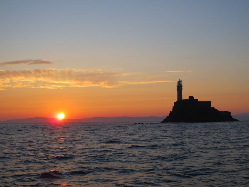 Baltimore Harbor: Sunset Cruise to Fastnet Rock Lighthouse - Leaving Baltimore Harbor beside the Beacon