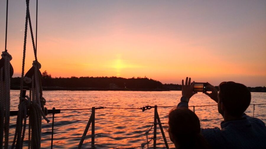 Boothbay Harbor: Sunset Sail to see the Maine Coastline - Practical booking advice for a smooth evening