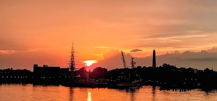 Boston: Boston Harbor Sunset Cruise - Why a Boston sunset looks better from the harbor