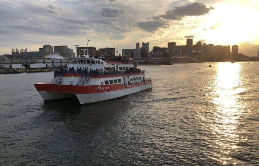 Boston: Scenic Moonlight Harbor Cruise - The North End and the return to Rowes Wharf