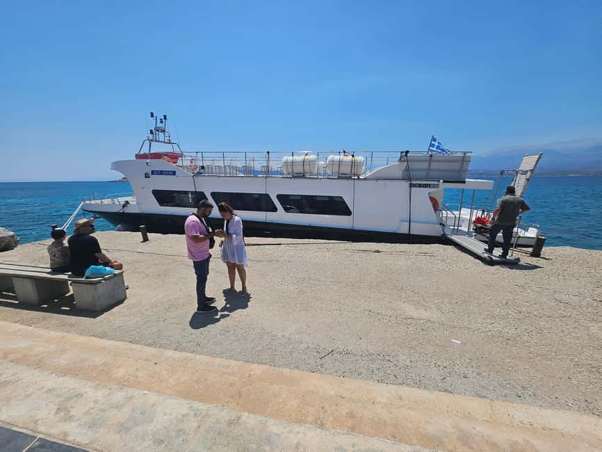 Chania:Souda Bay Cruise to Sea Caves & Beaches with pick up - The return past Souda adds a second look at the islet