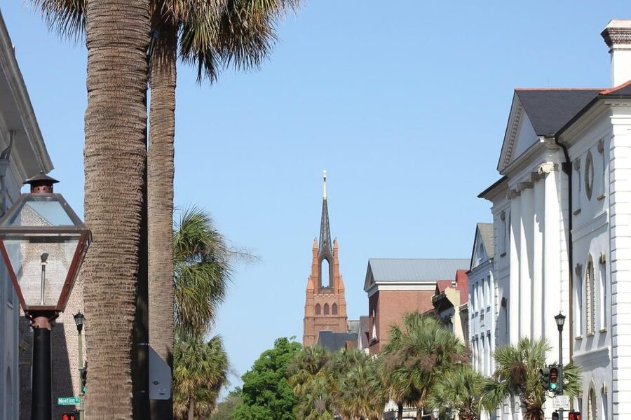 Charleston: Historic City Tour and Harbor Cruise - Changing from city streets to Charleston Harbor