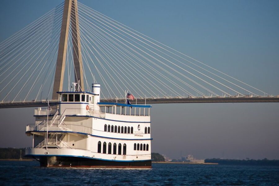 Charleston: Historic City Tour and Harbor Cruise - Fort Sumter, USS Yorktown, and the harbor view