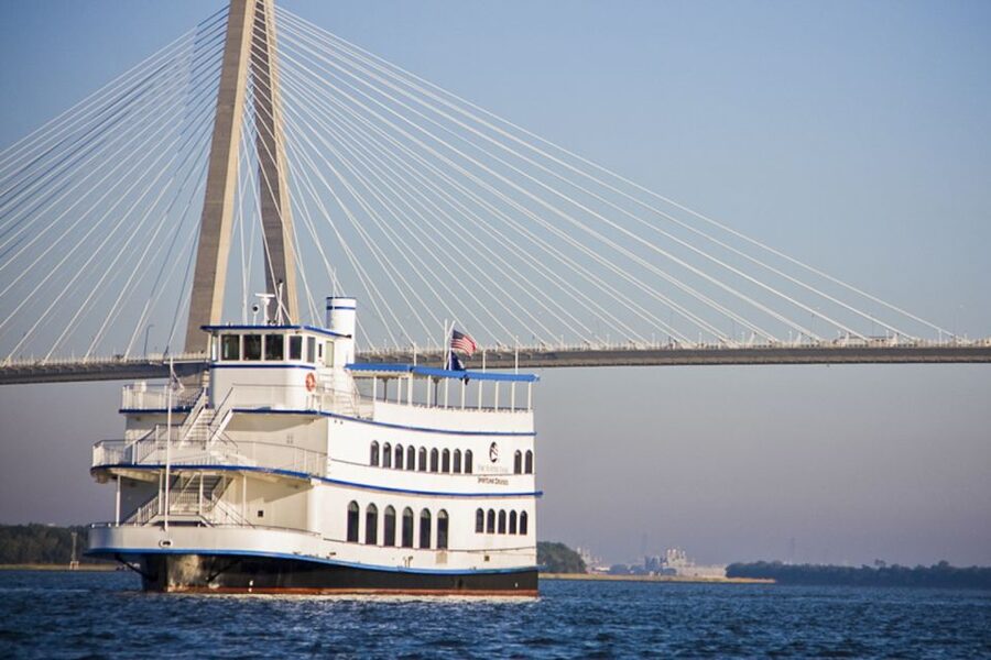 Charleston: Sightseeing Harbor Tour & Dolphin Watch - USS Yorktown: a strong pairing with Patriots Point