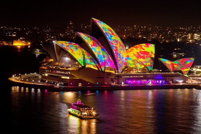 Christmas Day Dinner Cruise on Sydney Harbour - Music, dancing, and the right mood for Christmas