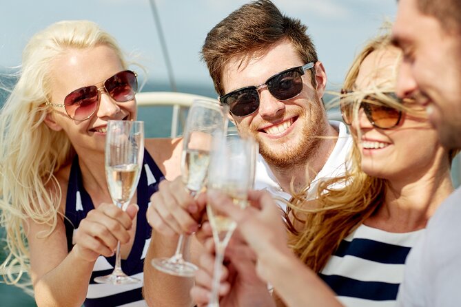 Christmas Day Lunch Cruise on Sydney Harbour - Music, bon-bons, and a possible visit from Santa