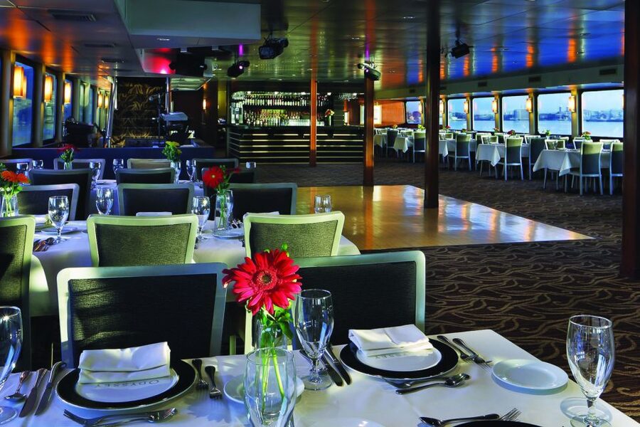 City Cruises Boston: Premier Brunch or Dinner Harbor Cruise - Choosing the dinner cruise