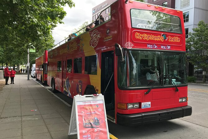 City Sightseeing Seattle HOHO Bus and Locks or Harbour Cruise - Waterfront stops from the FRS Clippers to Pier 55