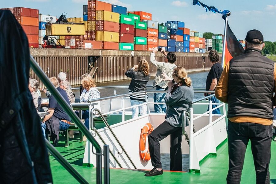 Cologne: 3-Hour Harbor Tour Cruise - Deutz Harbor and Mülheim Harbor