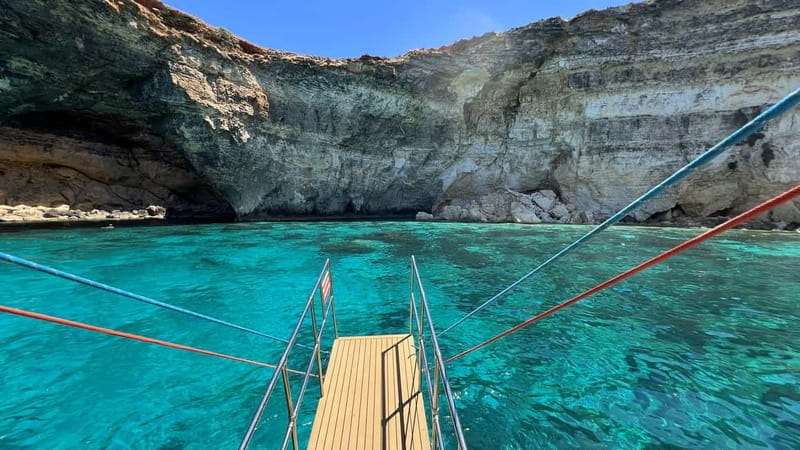 Comino Blue Lagoon & Crystal Lagoon - 3 Bay Cruise - Ħalfa Rock is the quieter final swim