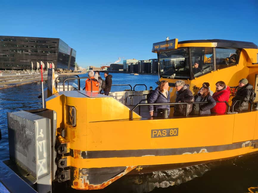 Copenhagen Combo: Walking Tour, Harbor Ferry & Royal Guards - The café break before Amalienborg