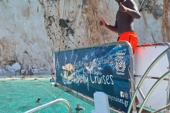 "Dreamy cruise"Daily Cruise from Argostoli harbour with a traditional Greek boat - The crew: the reason the day feels easy
