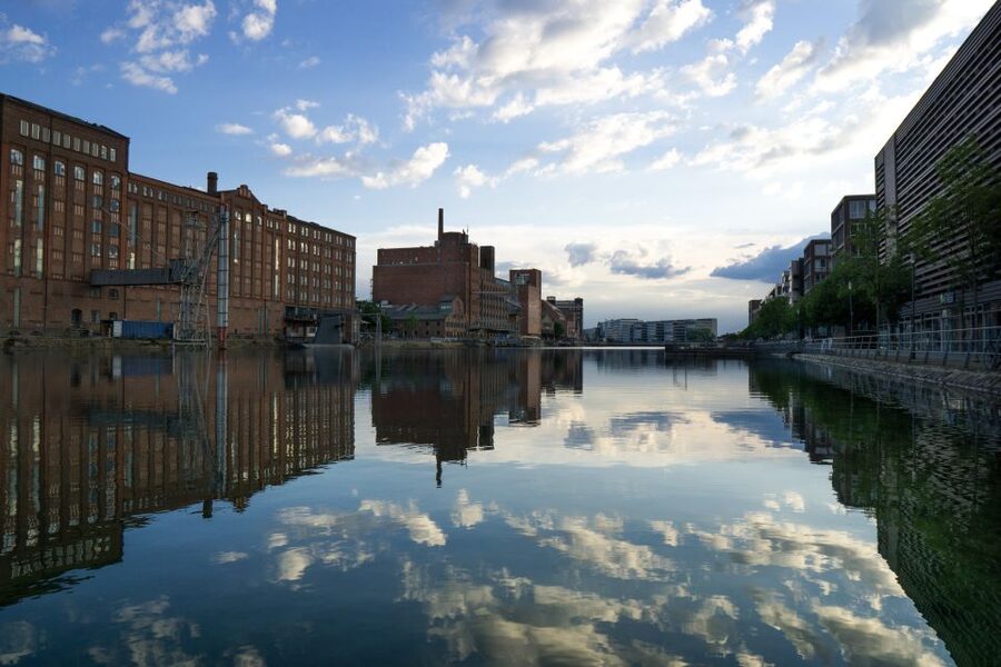 Duisburg: Guided Walking Tour through the inner harbour - Warehouse rows and cultural buildings