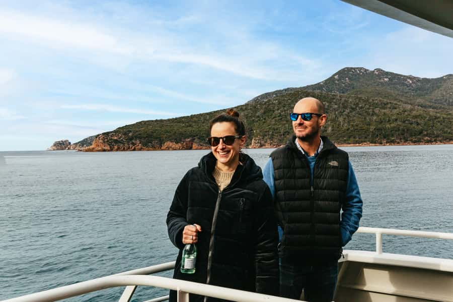 From Coles Bay: Wineglass Bay Cruise with Lunch - Starting at Coles Bay beside Freycinet National Park