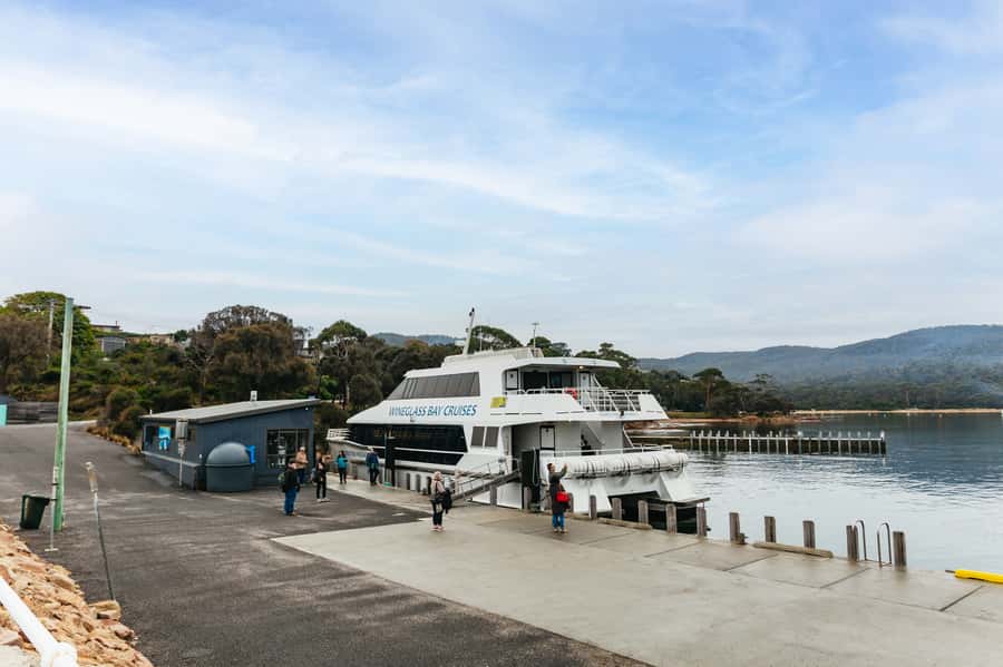From Coles Bay: Wineglass Bay Cruise with Lunch - Leaving Coles Bay for the Hazards