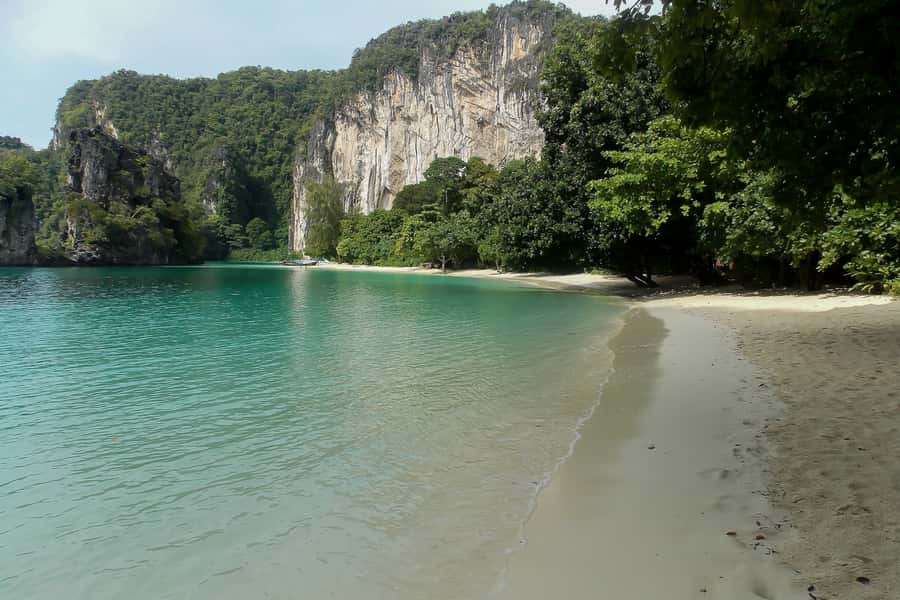 From Phuket: Full-Day Phang Nga Bay Cruise with Meals - A Thai buffet served on board
