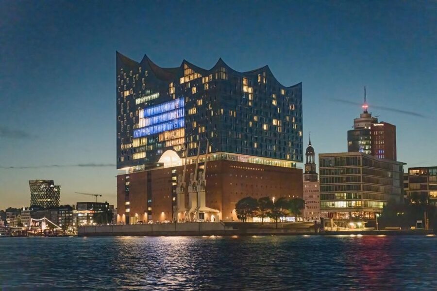Hamburg: 1.5-Hour Evening Lights Harbour Cruise on a Ship - Open Deck Views, Indoor Seating, and Fogged Windows