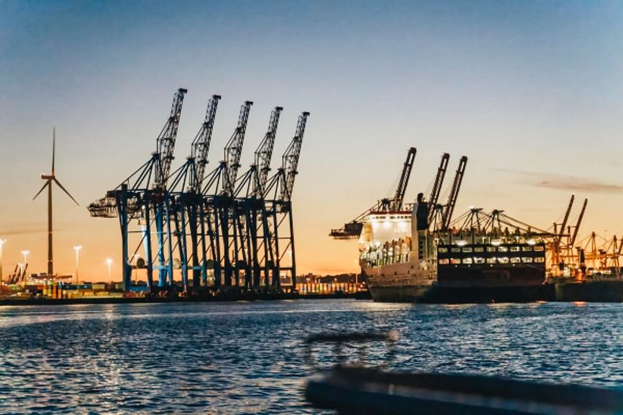Hamburg: 1.5h Grand Harbor Evening Lights Cruise - Is $28 a fair price?