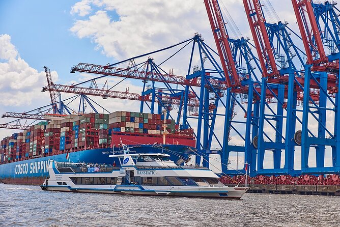 Hamburg: 1-hour harbor tour - Container terminals and working port views