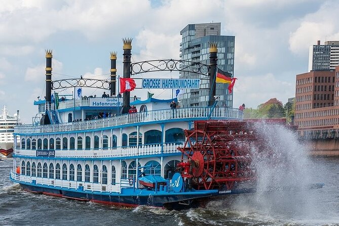 Hamburg 2-hour harbor tour on the beautiful Elbe - German narration and the English audio app
