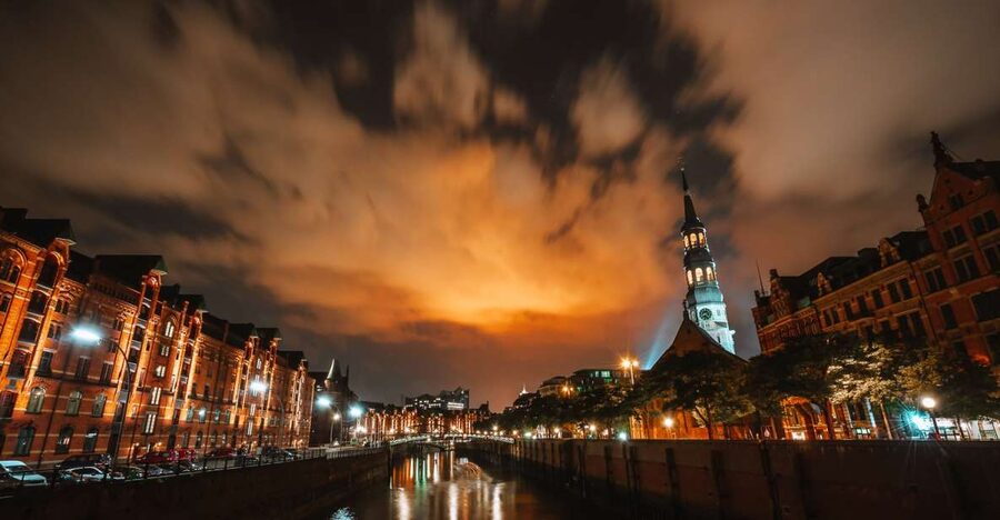 Hamburg: 90-Minute Evening Lights Harbor Cruise - Key points to know before you book