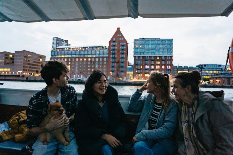 Hamburg: 90-Minute Evening Lights Harbor Cruise - Why Hamburg looks better from the Elbe after dark