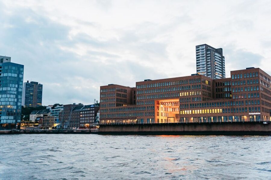 Hamburg: 90-Minute Evening Lights Harbor Cruise - Elbphilharmonie and the city lights