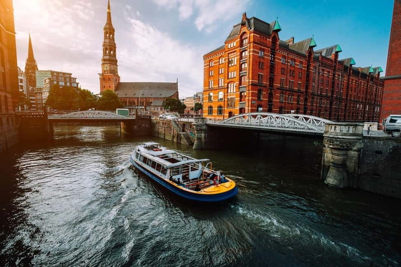 Hamburg: Grand Harbor Tour by Traditional Barge - Finding pier 3 and the Prüsse boat