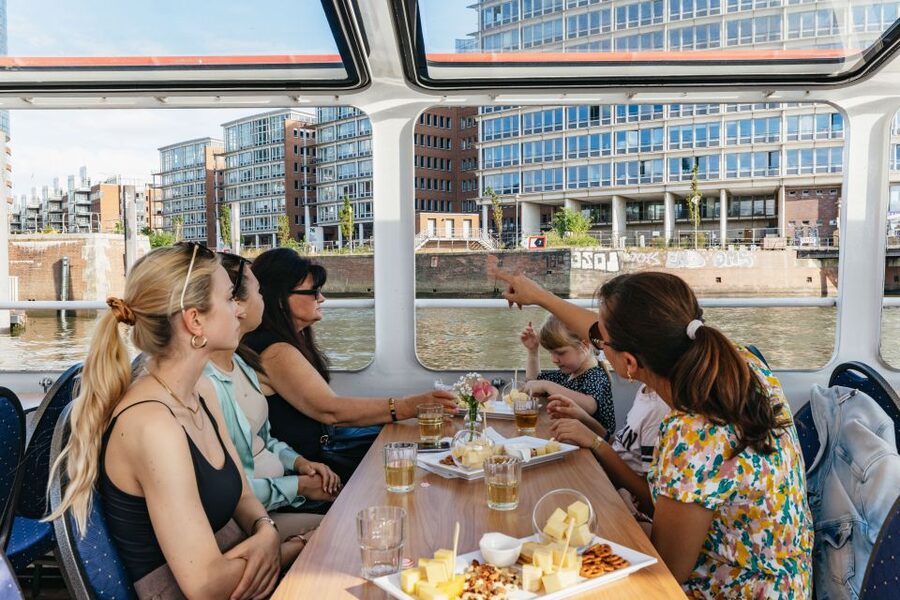 Hamburg: Harbor Cruise with Wine and Cheese - Finding the boat near Fischbrötchenbude 10