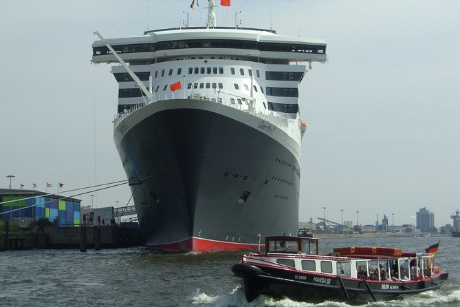 Hamburg harbor tour with a barge - The floating pontoon and shipping station