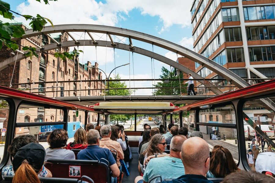 Hamburg: Hop-On Hop-Off Bus with Harbor Cruise - Town Hall, St. Michael’s, and the Reeperbahn
