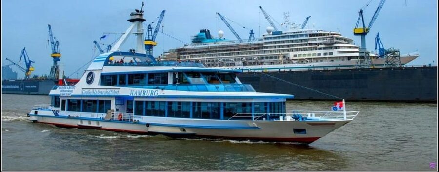 Hamburg: Line C Sightseeing Tour Hop On Hop Off and Harbor Cruise - Timing the bus and boat without stress