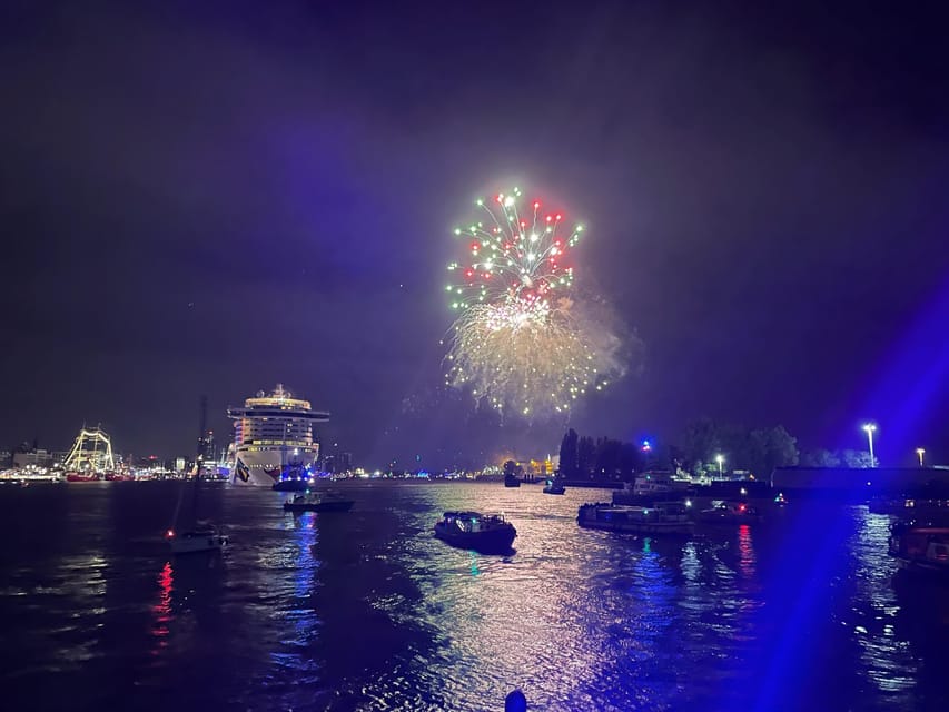 Hamburg: New Years Eve Harbour Cruise - Meeting at Landungsbrücken before midnight