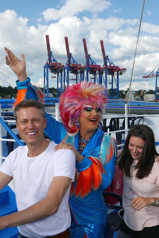 Hamburg: Party Harbor Cruise with Olivia Jones - The final stretch and photos with Olivia