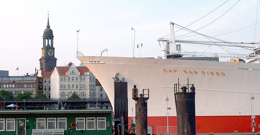 Hamburg: Traditional Harbor Tour with Commentary - The Warehouse District and Its Narrow Canals