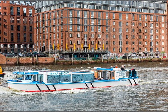 Harbor cruise on the beautiful Elbe - Comfort, seating, and weather