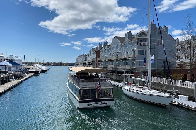 Harbor Lights and Sights Cruise - What the narration adds to the ride