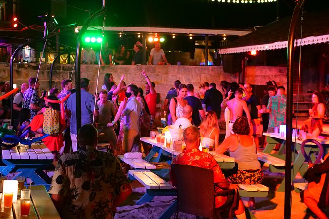 Harbour Lights Beach Extravaganza and Dinner Show - Who Will Enjoy Harbour Lights Most?