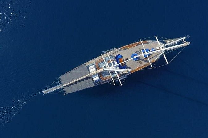Hera 3 Bay Cruise including the Blue Lagoon - St. Paul’s Islands brings a second swim