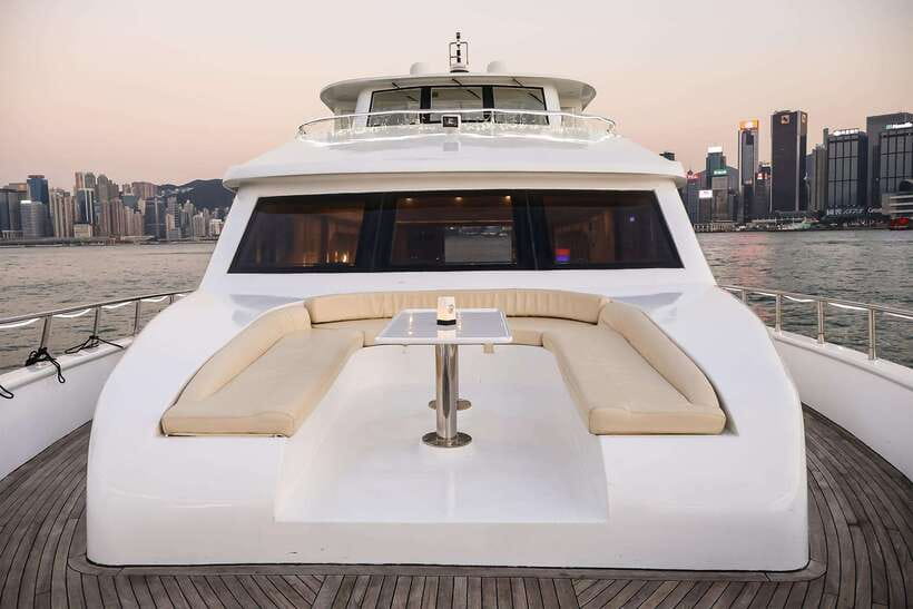 HK: Victoria Harbor Tour & Symphony of Lights (Free Drinks) - What the 45-minute route actually gives you